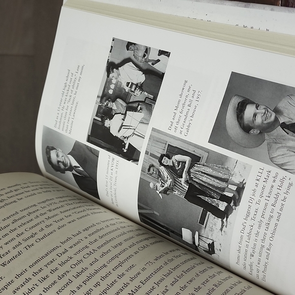 Waylon tales of my outlaw dad by Terry Jennings hard back non fiction - Picture 4 of 4